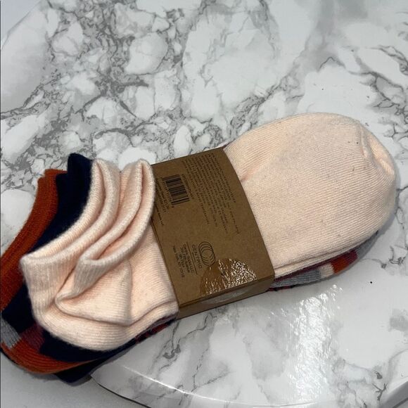 FRYE AND CO. No Show Socks 5 Pair-NEW! Size 5-10 - Picture 3 of 5